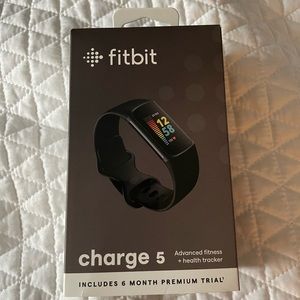 FitBit Charge 5 w/2 chargers & addt'l bands